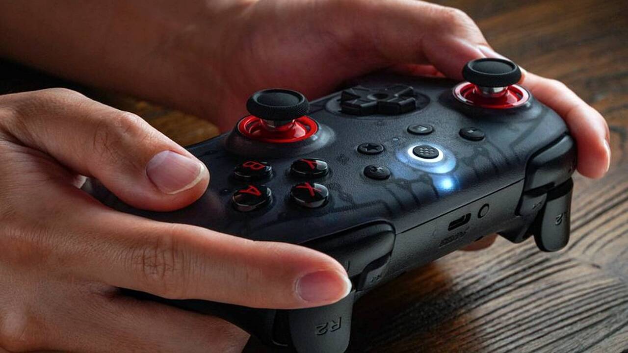 Компанія 8BitDo випустила геймпад Ultimate 2C в новому кольорі для Nintendo Switch 1/2